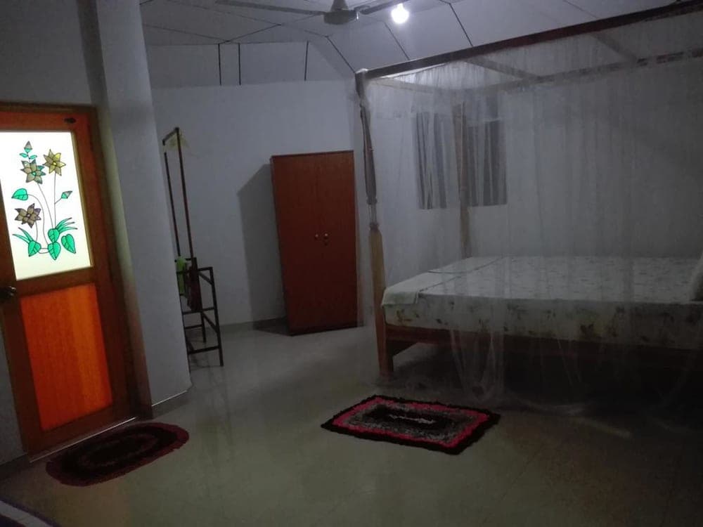 Yoho Green Garden Cabanas