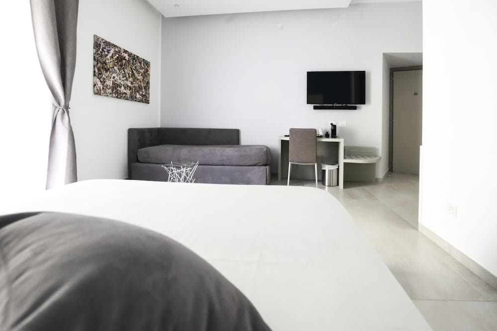 Toledo 16 Luxury Suites