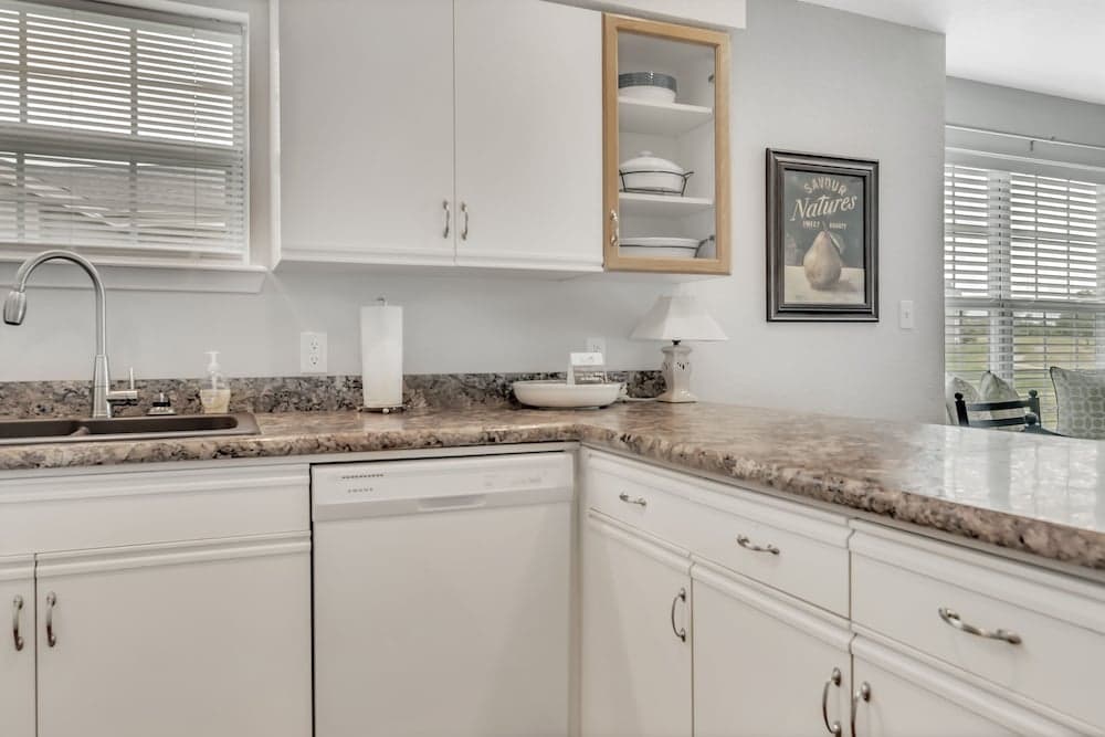 Gorgeous Greens 2 Bedroom Condo by RedAwning