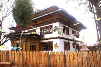 Thegchen Phodrang Lodge