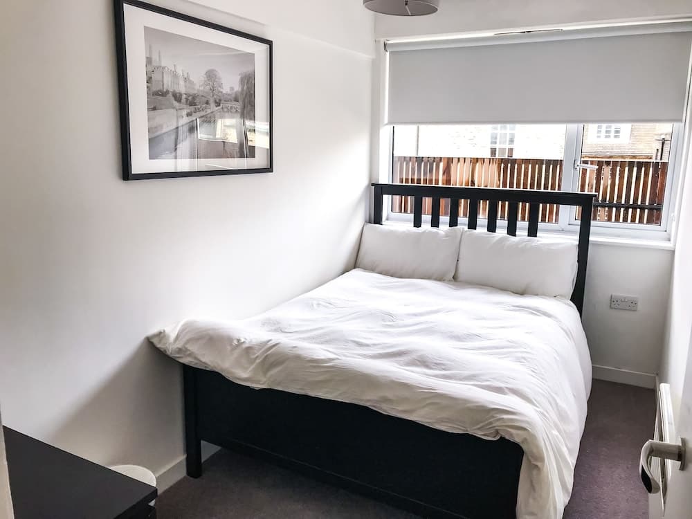 Entire 2 Bedroom Flat Next to Kings College