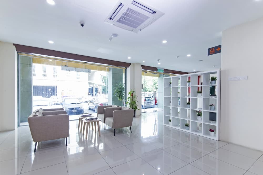 Super OYO 326 Tc Hotel