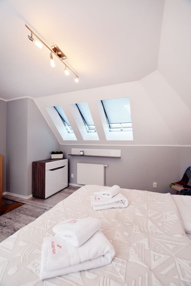 Golden Sun Apartments - Port