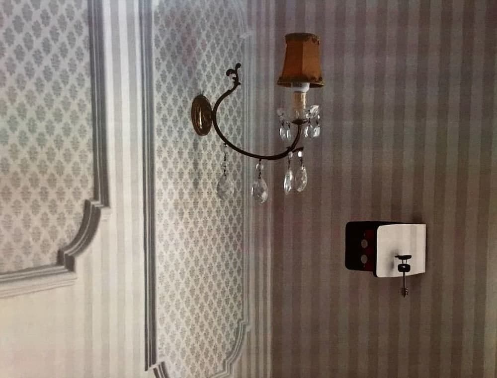 Bed And Breakfast 13