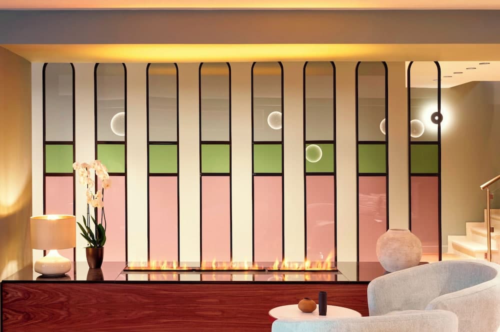 Zeus Essence Wyndham Athens Residence