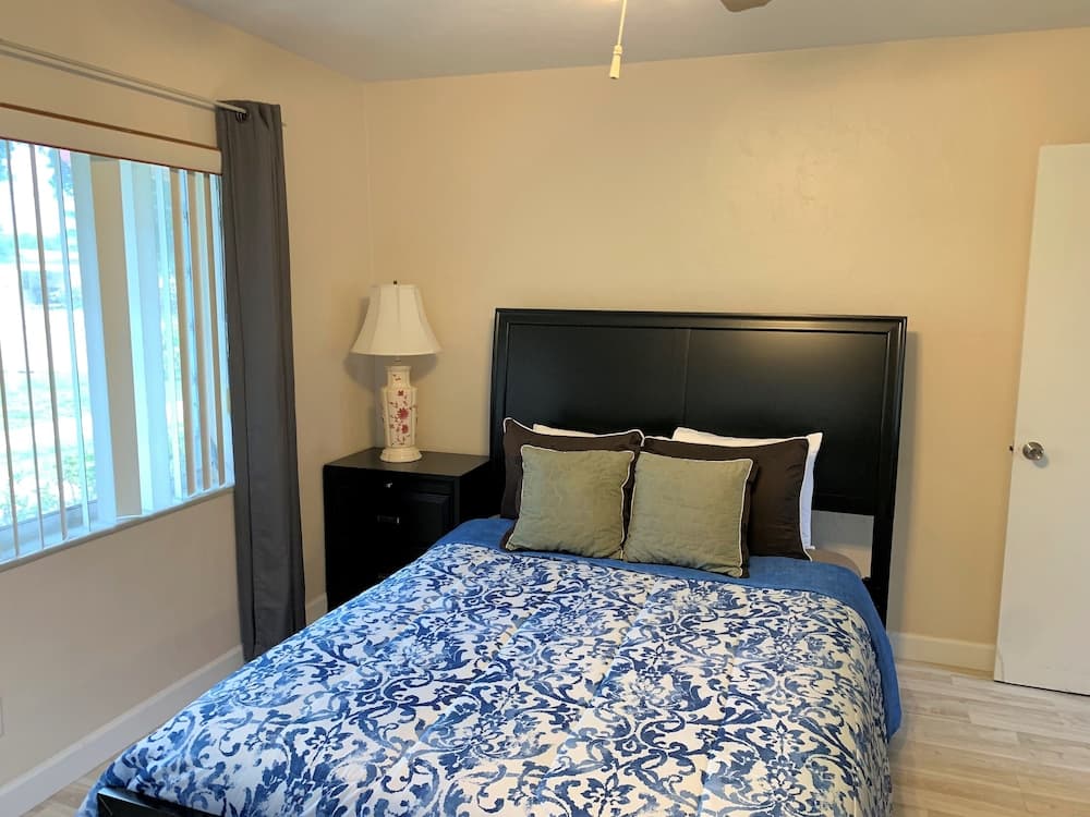 Atlantic Beach & Harbor Resort