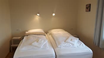 Hjartarstadir Guesthouse