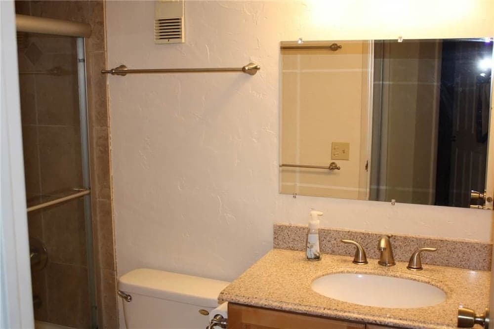 Trail's End 509 Downtown Condos with on-site Hot Tub