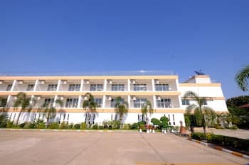 Thatphanom River View Hotel