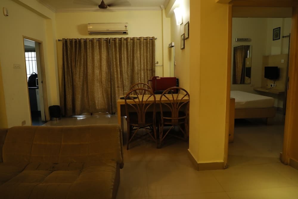 3 Seasons Service Apartment