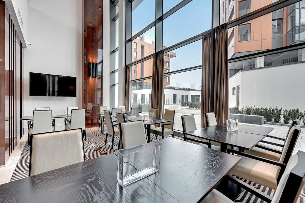 Blue Mandarin Apartments - Riverside