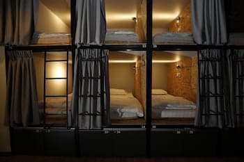 Sleepbox Hotel - Hostel