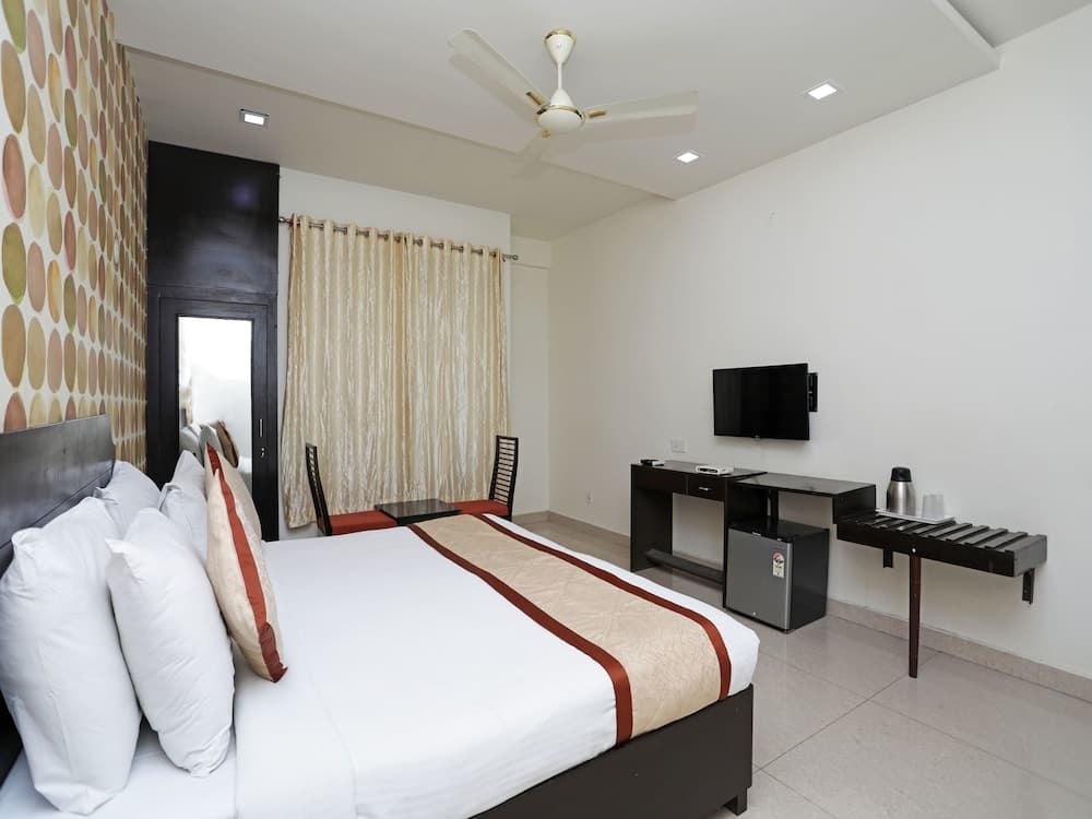 OYO 11973 Badri Palace