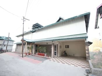 OYO 12185 Home Wayside Villa 3BHK Apartment Kasauli