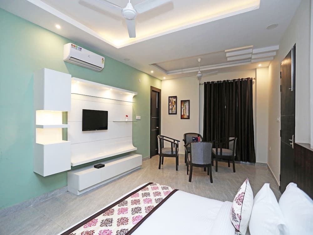 OYO 11607 Hotel Serenity Stay