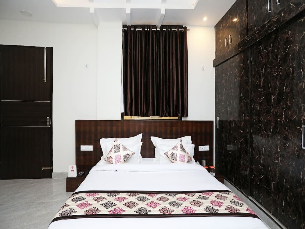 OYO 11607 Hotel Serenity Stay