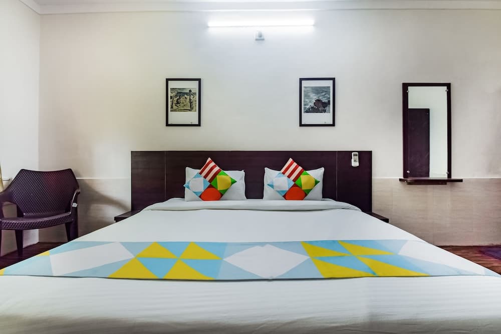 OYO 11874 Home Cozy Stay Goverdhan Villas