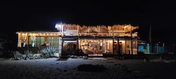 Casa Sirena Surf Lodge