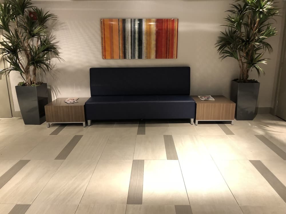 Prime Location Westwood Apartment 409w