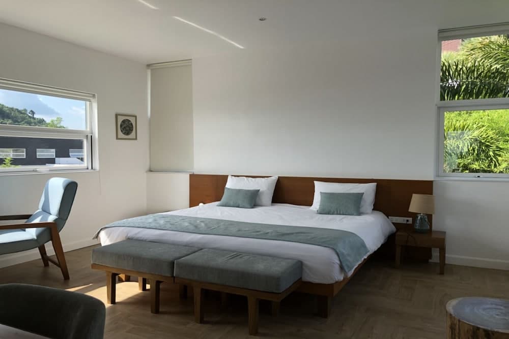 The Bay at Cape Yamu by Jiratha