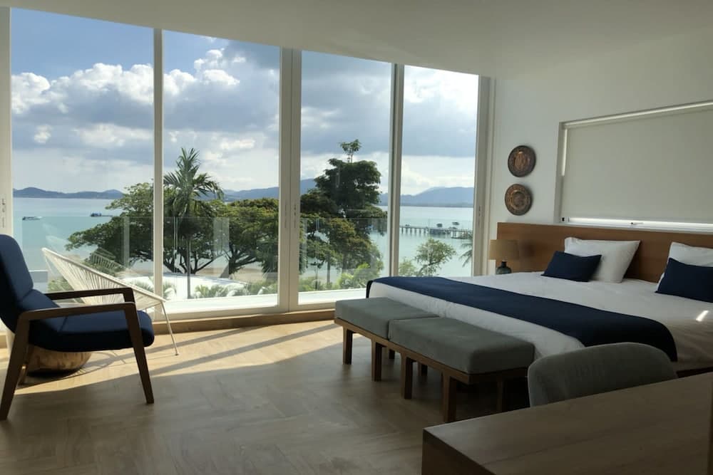 The Bay at Cape Yamu by Jiratha