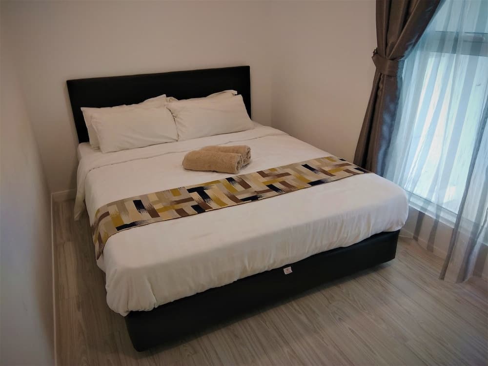 Sunset Sea View Vacation Condos & Infinity Pool