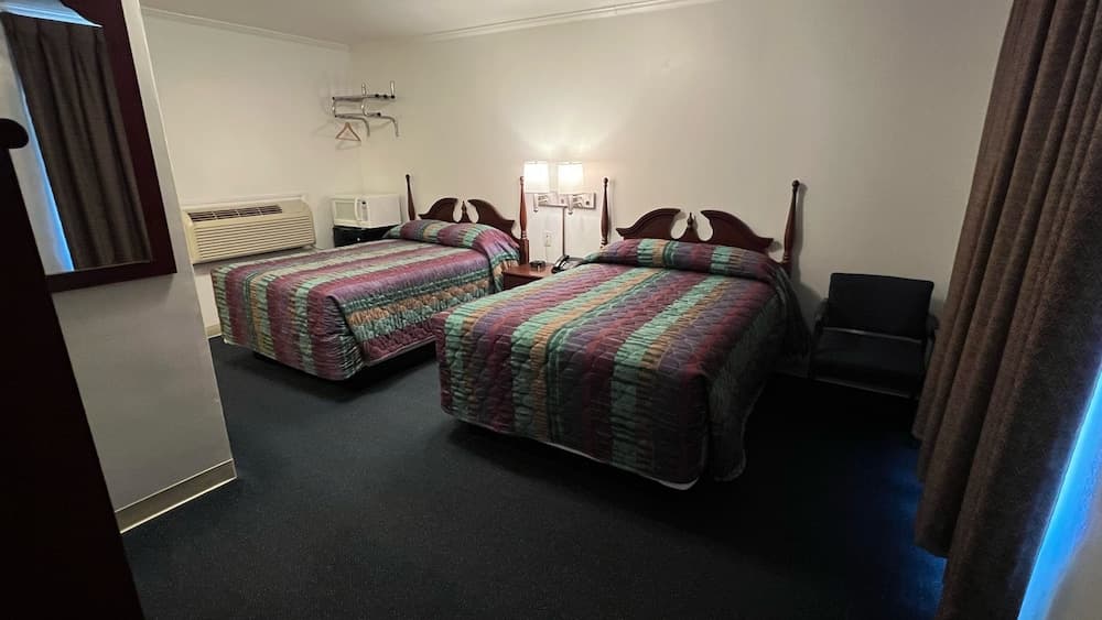 Four Oaks Lodging & RV Resort