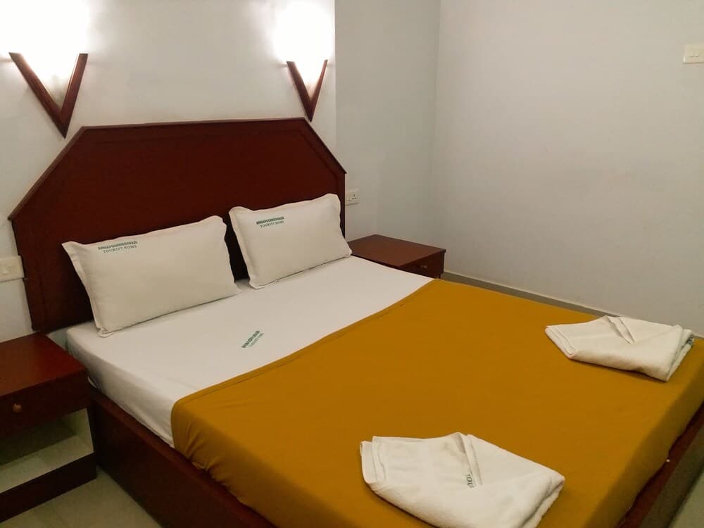 Annapoorneshwari Tourist Home