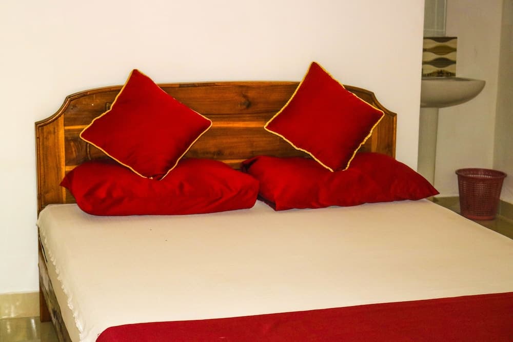 French Garden Eagle wings Inn