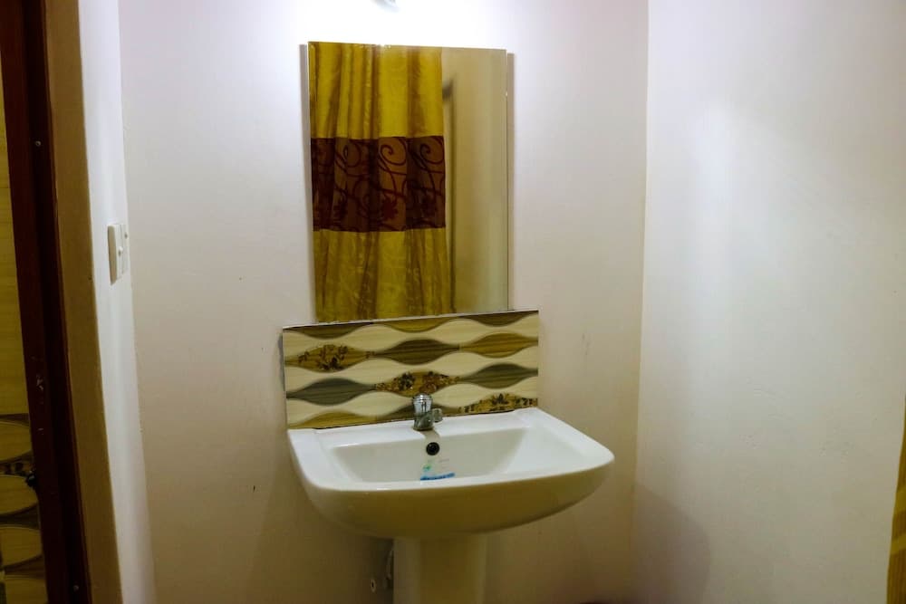 French Garden Eagle wings Inn