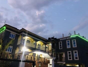 Bunyonyi Heights Inn