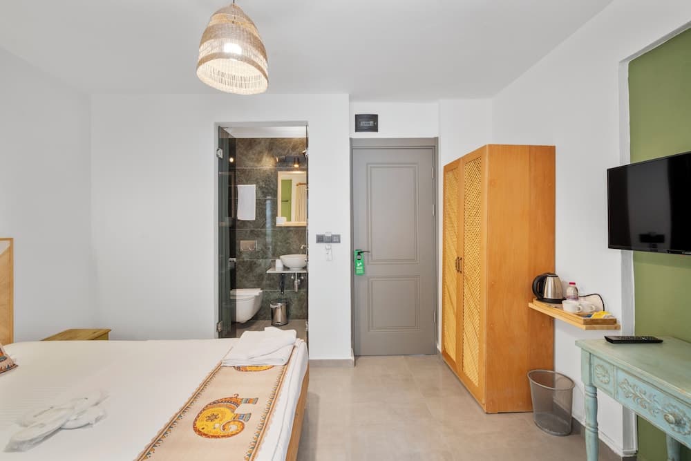 The Green Goose Hotel