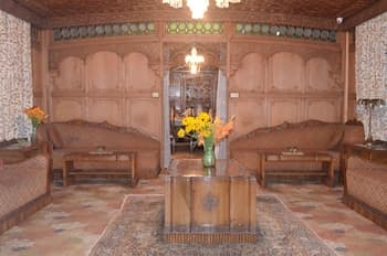 New Alexandra Houseboats