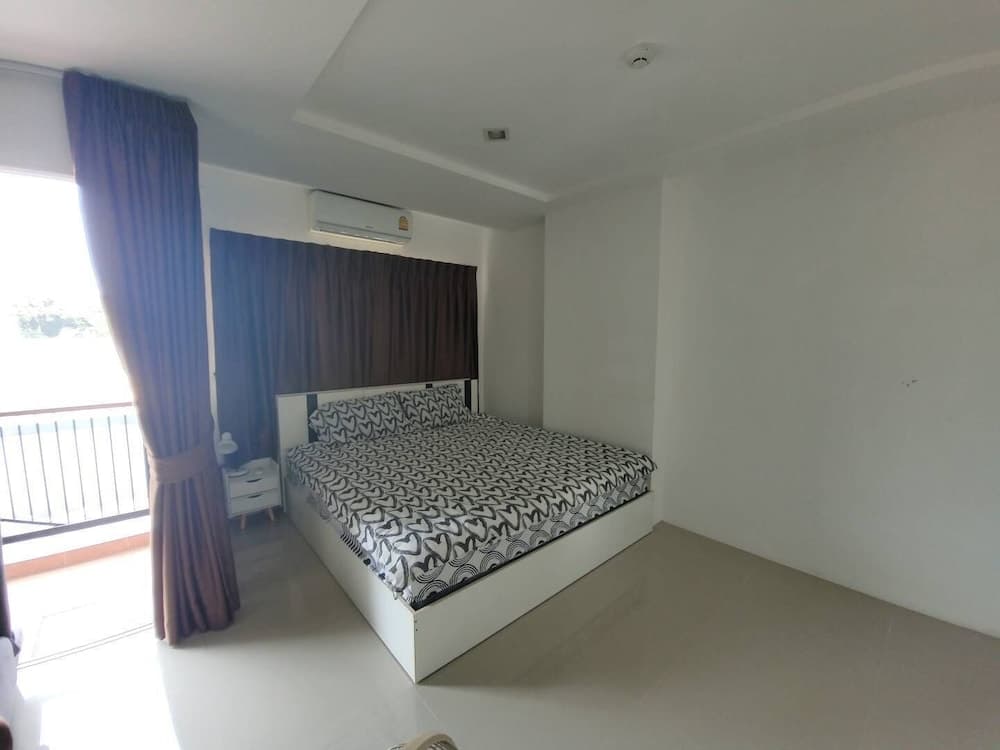 Trio Gems Condo Beach