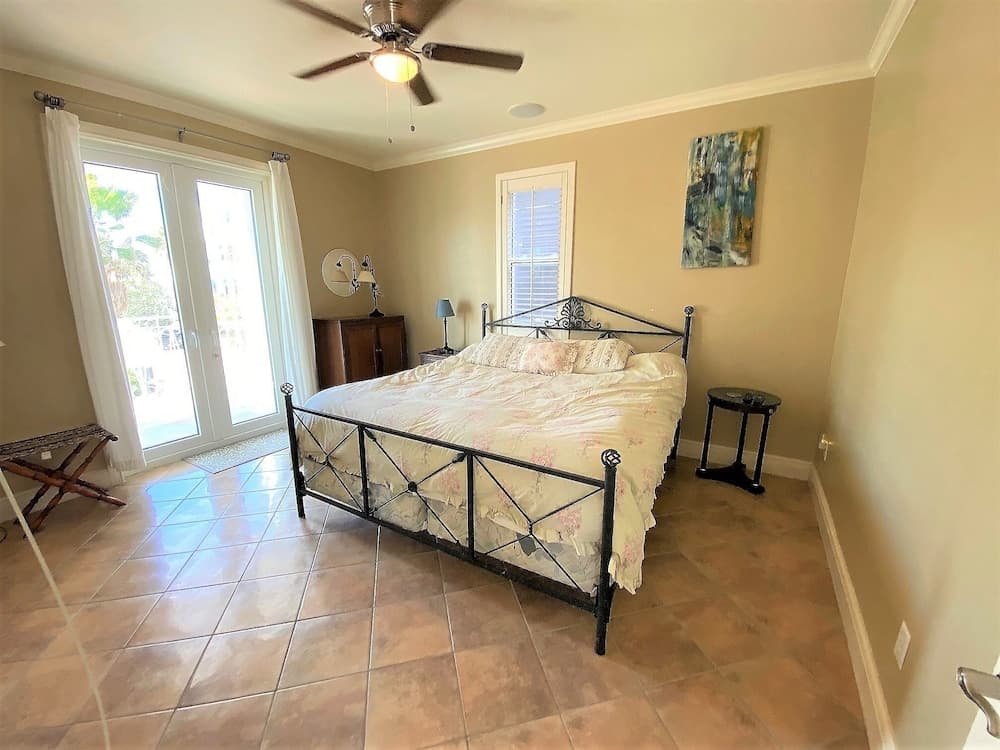 Portofino - Private Beachfront House 3 Bedroom Home by RedAwning