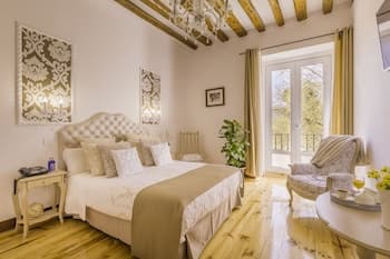 Oriente Palace Apartments