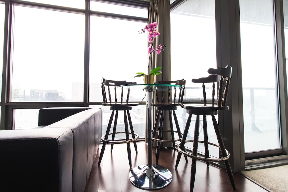 Vacation in Toronto Suites