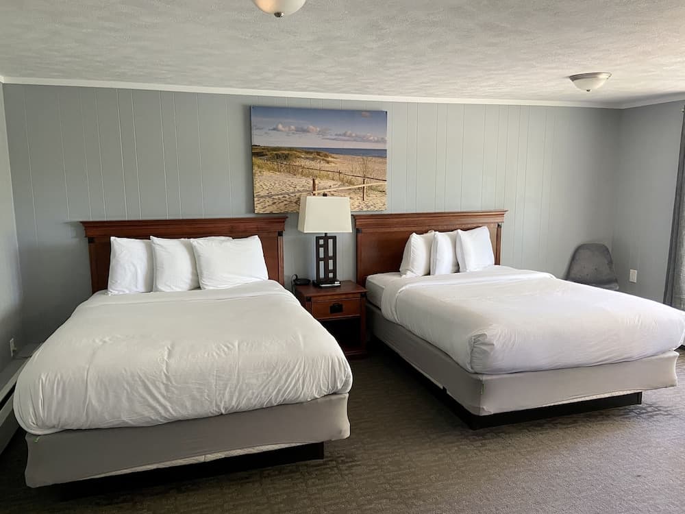 Elk Rapids Lakeshore Inn