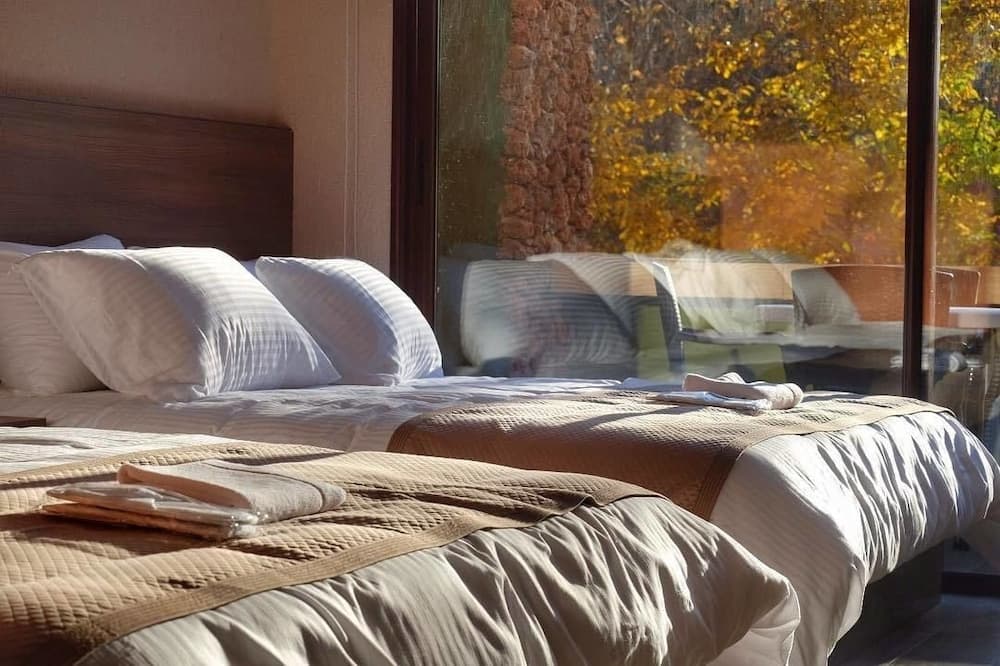 Laze Fountain Eco Hotel