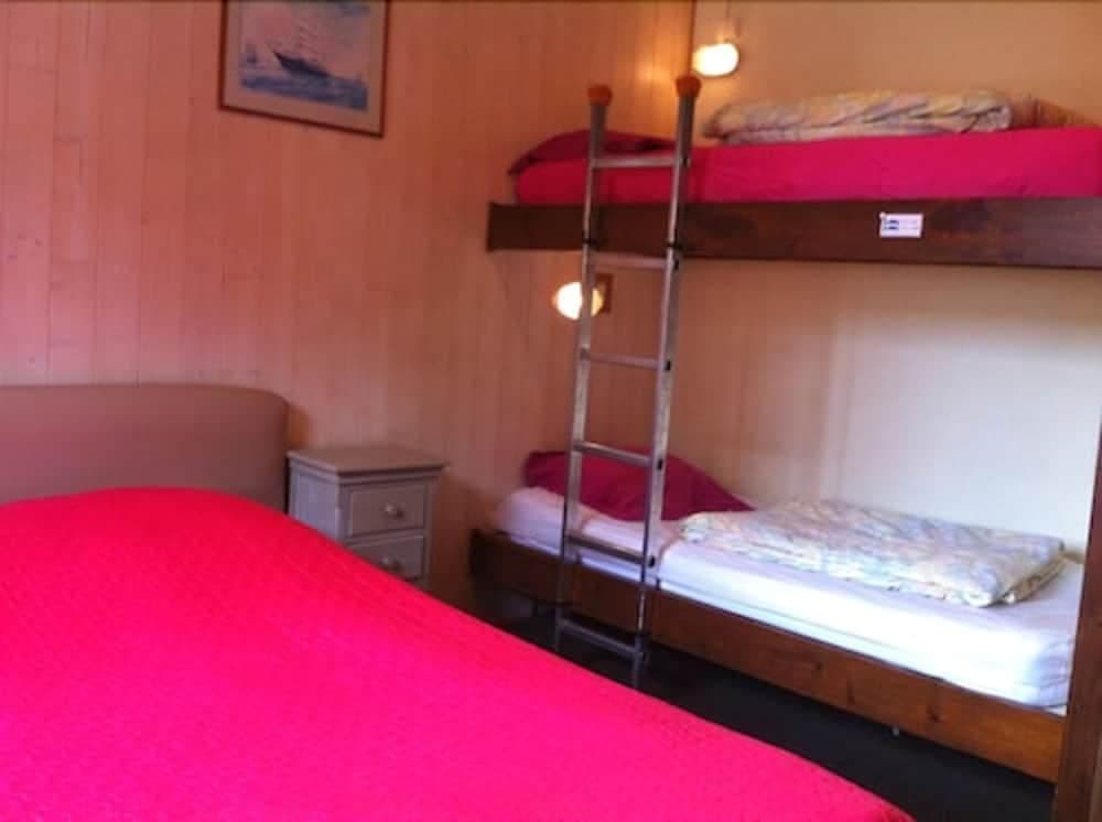 Auberge Riva Bella - Hostel