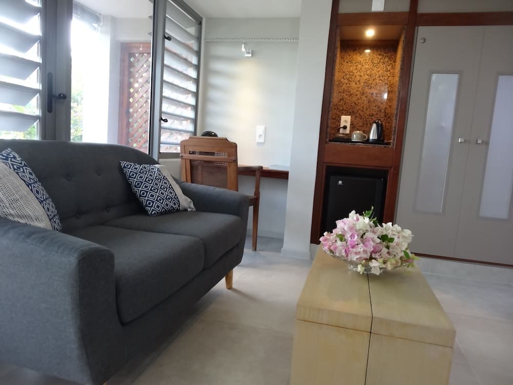 Rangiroa Tiputa Lodge B&B