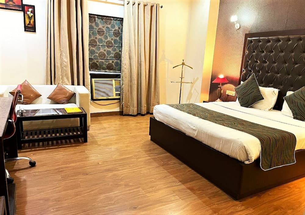 Hotel Mansarover Paradise