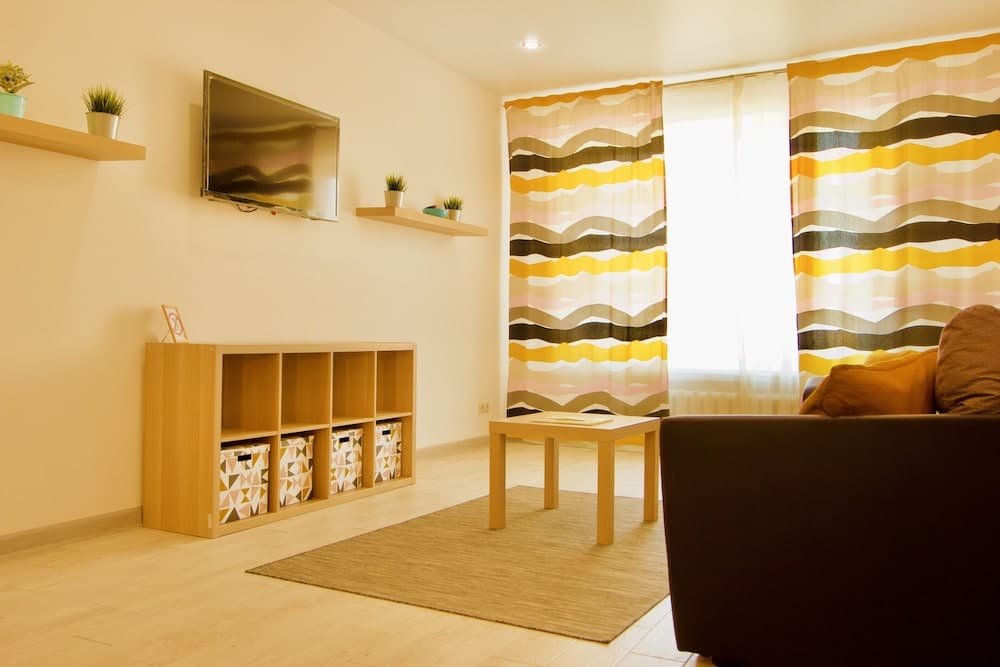 LUXKV Apartment on Nikoloyamskiy 3A