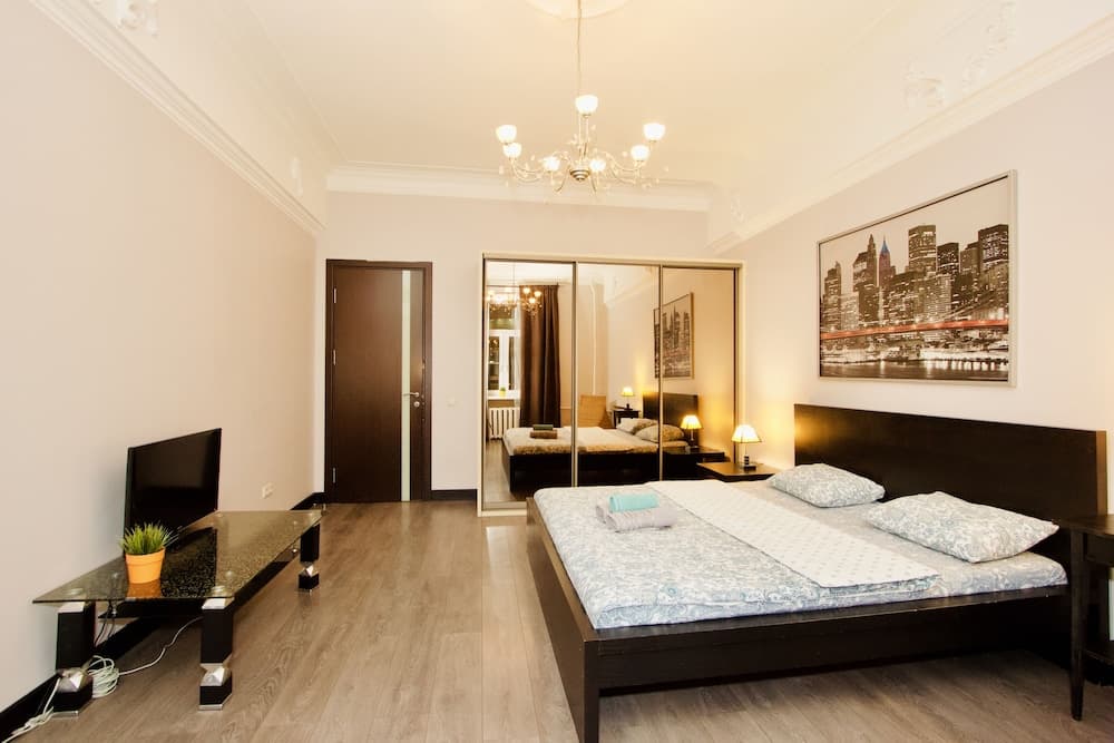 LUXKV Apartment on Zemlyanoy Val 52