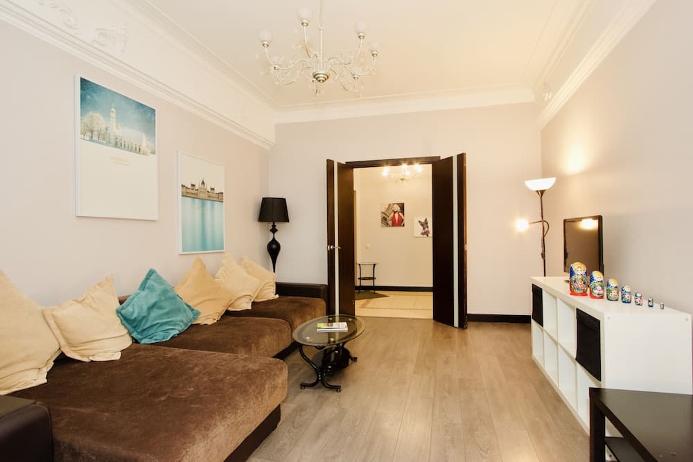 LUXKV Apartment on Zemlyanoy Val 52