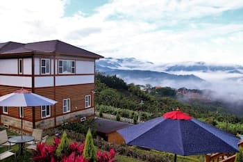 Sitou Flora's House B&B