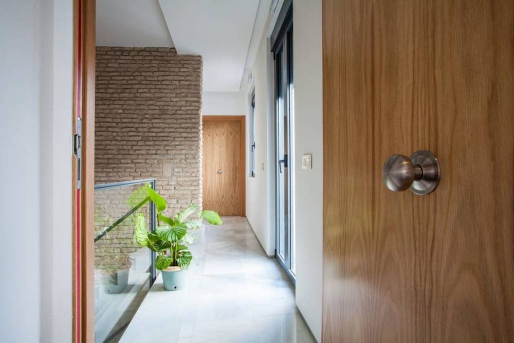 Sevilla Alquila Amplios Apartamentos Duplex en San Bernardo