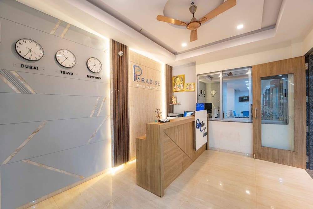 Treebo Winter Town Venna Lake