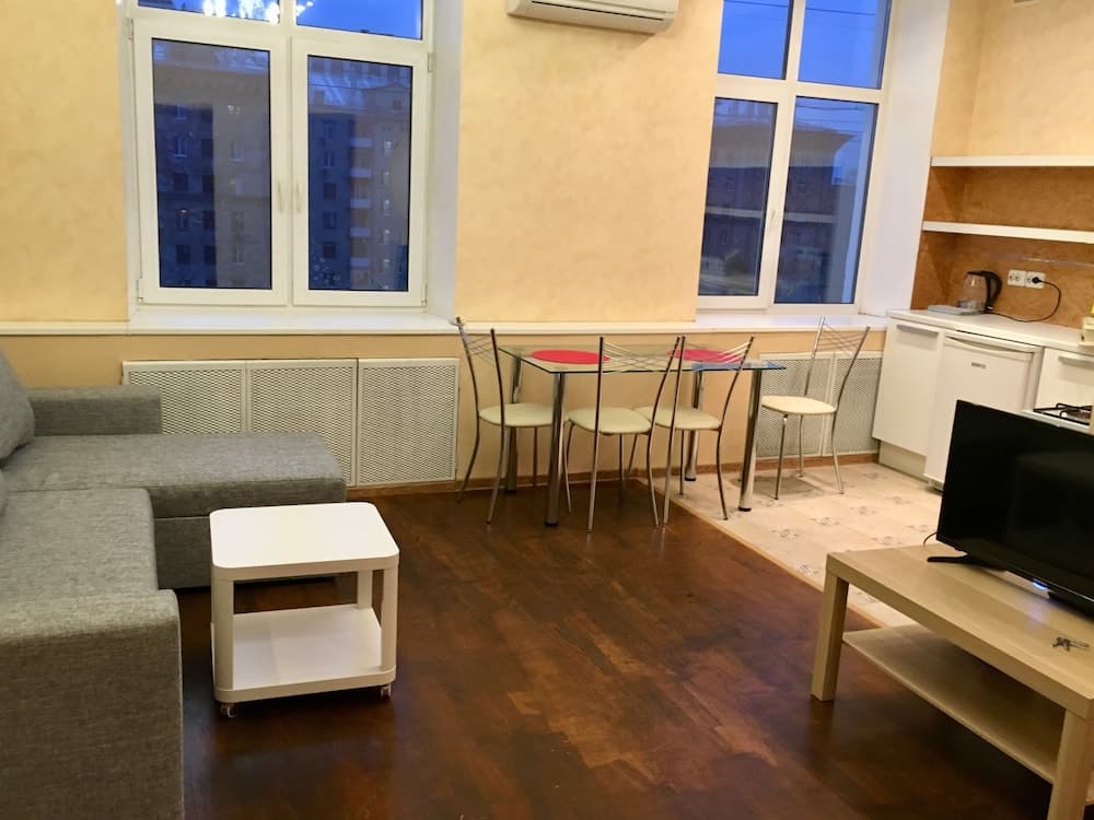 LUXKV Apartment on Kievskaya