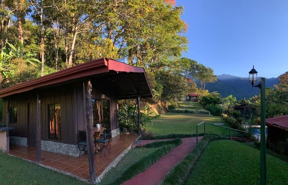 Hotel de Montaña El Pelicano